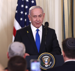 Allarme per la sicurezza di Netanyahu: grossa scheggia di missile iraniano cade vicino al suo ufficio