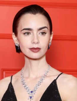 Finale da favola per l'anello di fidanzamento di Lily Collins che le era stato rubato