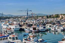 Prezzi del gasolio alle stelle: la pesca rischia il tracollo con rincari del pesce fino al 30%