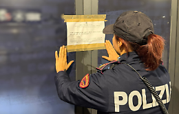 Erano diventate ritrovo di pregiudicati, la polizia sospende due sale scommesse in via Plebiscito e largo Rosolino Pilo 