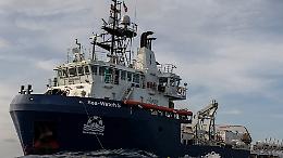 La Sea-Watch 5 ferma in rada a Trapani dopo aver &ldquo;disobbedito&rdquo;: 57 persone a bordo e una scelta che fa discutere l&rsquo;Italia
