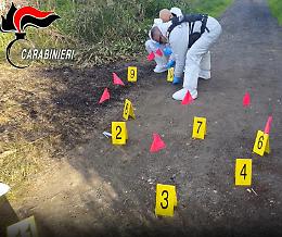 Il mosaico degli indizi del delitto di Privitera: la collanina e il bossolo calibro 12