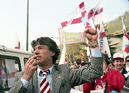 Umberto Bossi e la Sicilia: le teorie sulla mafia autonomista, le alleanze con Lombardo e Orlando e il parente partigiano