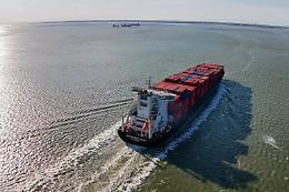 Il Regno Unito apre le sue basi agli Usa a difesa dello stretto di Hormuz: Teheran minaccia ritorsioni