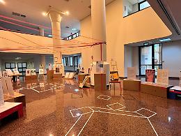 L&rsquo;arte sfida il pregiudizio nel Palazzo di Giustizia: inaugurata la mostra contro gli stereotipi di genere