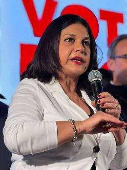 "Prova ad andare a Teheran, comunista di m...": insulti e minacce sessiste sui social ad Antonella Russo