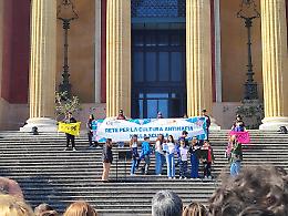 A Palermo gli studenti leggono i mille nomi delle vittime di mafia