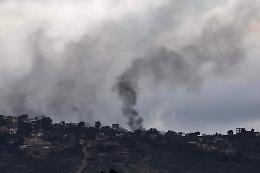 Baghdad sotto attacco: otto raid notturni contro un centro Usa, tre raid aerei colpiscono le brigate Kataib Hezbollah a Jurf al-Sakhr