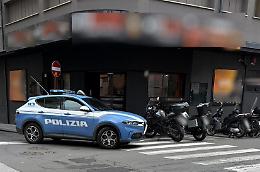 Pretende di allenarsi anche se ha l'abbonamento alla palestra scaduto: un 54enne d&agrave; in escandescenze e sfonda una parete