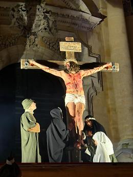 Ragusa, una grande suggestione per la Via Crucis vivente che ha animato gli scorci pi&ugrave; affascinanti di Ibla