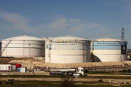 Petrolio, l'Italia apre  il &ldquo;paracadute&rdquo;  delle sue riserve strategiche: cosa cambia davvero da aprile a giugno
