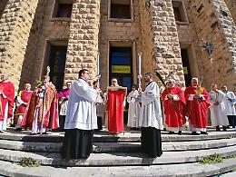 Ragusa e la domenica delle palme in cattedrale, il vescovo La Placa: "Seguiamo Cristo nella fedelt&agrave; silenziosa della Croce"