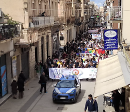 Anche a Vittoria "10, 100, 1000 piazze per la pace"