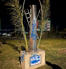 Le rivalit&agrave; religiose a Ispica, vandalizzata la stele dei Cavari