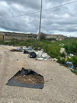 Ragusa, via Capitano Cascone nel degrado. Caruso: "Denuncio da due anni, ma nulla succede"