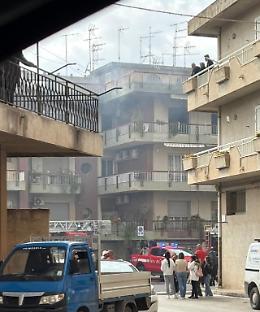 Comiso, incendio in un'abitazione: due feriti