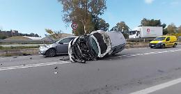 Incidente sulla Statale 115: scontro tra autocisterna e due auto in contrada Bordea