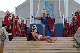 Un grande spazio di preghiera condivisa, a Ragusa la Via Crucis vivente della parrocchia del Sacro Cuore di Ges&ugrave;