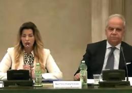 Chi &egrave; Claudia Conte, la donna che ha messo il rischio il posto di ministro di Matteo Piantedosi