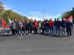 Fine contratto e badge disattivati: monta la protesta delle guardie giurate  davanti ai cancelli di EniMed