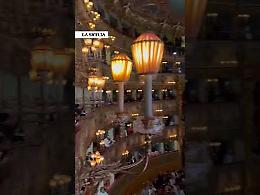 Cori, volantini e tensioni a La Fenice in apertura di un concerto: "Colabianchi dimettiti" 