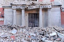 L&rsquo;Aquila, 17 anni dopo il terremoto: la notte che non passa e la citt&agrave; che continua a misurarsi con la memoria