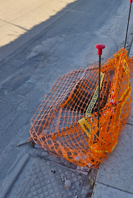 Allarme in Corso Re Ruggero: tombino mancante e segnaletica pericolosa tra Parco Orleans e la fermata della metropolitana