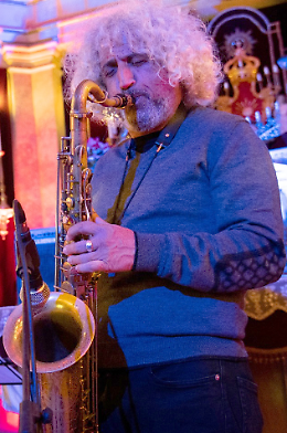 Sketches of islands: Rino Cirinn&agrave; naviga il Mediterraneo al Monk Jazz Club