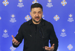 Zelensky: dopo lo stop per l'Iran ripartono i negoziati con Mosca. &laquo;Meloni ci aiuti&raquo;