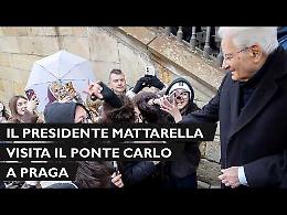 Inno a squarciagola, selfie e applausi: il video di Mattarella osannato a Praga da un gruppo di ragazzi di Caltanissetta