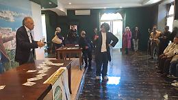 Cifre incerte nei conti comunali, Scurria sfida Basile a un'operazione verit&agrave;