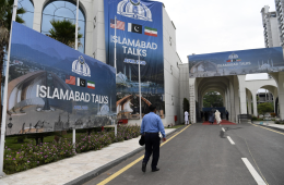 Cosa sappiamo dei negoziati di Islamabad: cosa chiedono le parti e qual &egrave; il nodo pi&ugrave; difficile da sciogliere
