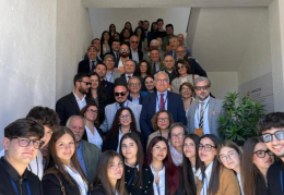 Da luogo negato a laboratorio di futuro: nasce la Caserma Creativa / F&agrave;scino