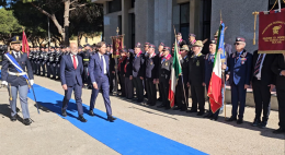 Svolta nelle indagini su incendi e ordigni: la Polizia di Stato celebra il 174&deg; a Noto