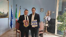 &laquo;Terroni di m&hellip;&raquo;: odio sociale contro il sindaco gelese di Certosa di Pavia  