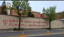 Famiglia nel bosco, scritte offensive contro giudici minorili e assistenti sociali: sconcerto in citt&agrave;