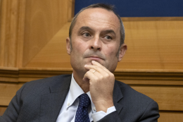 Forza Italia acclama Enrico Costa: elezione tra tregua e rinnovamento