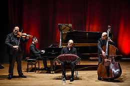 Si chiude InterSezioni con Bandoneon 2.0: il tango diventa contemporaneo al Teatro Sangiorgi