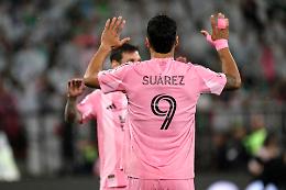 L'"esame farsa" di Luis Suarez costa caro: un anno e mezzo all'ex rettrice e ai docenti 