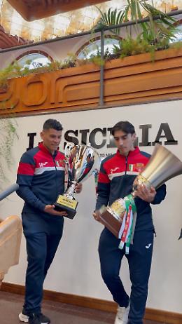 Meta Catania completa il poker dei titoli: la Coppa Divisione in redazione a La Sicilia tra scaramanzia e festa