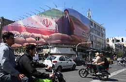 L'Iran minaccia di affondare navi americane a Hormuz: "Trump vuole fare il poliziotto dello Stretto"