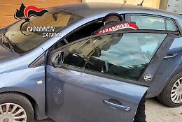 La macchina come una bottega per smerciare droga: arrestato un 47enne di Misterbianco