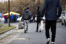 Avvocati pagati solo se il migrante parte: la nuova frontiera dei rimpatri 