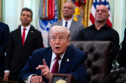 Trump all'Iran: "Pronti per i negoziati ad Islamabad e vi do l'ultima possibilit&agrave;. Non far&ograve; pi&ugrave; il bravo ragazzo"