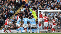 Donnarumma, la papera nella partita decisiva per la Premier tra City e Arsenal
