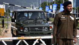 Iran-Usa, la trattativa in bilico: Vance sospende il viaggio, l'Iran chiede prima la rimozione del blocco marittimo