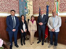 Santa Croce, il prefetto di Ragusa in visita a palazzo di Citt&agrave;
