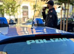 Fuga spericolata a Catania: arrestato un pregiudicato che tenta di liberarsi di una pistola