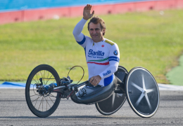 Morto Alex Zanardi, il giorno in cui il tempo si ferm&ograve; al Lausitzring per poi tornare a vivere: ecco il perch&egrave; di una vita straordinaria