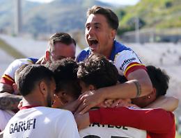 Il Messina vince col Milazzo e si giocher&agrave; la salvezza a Ragusa